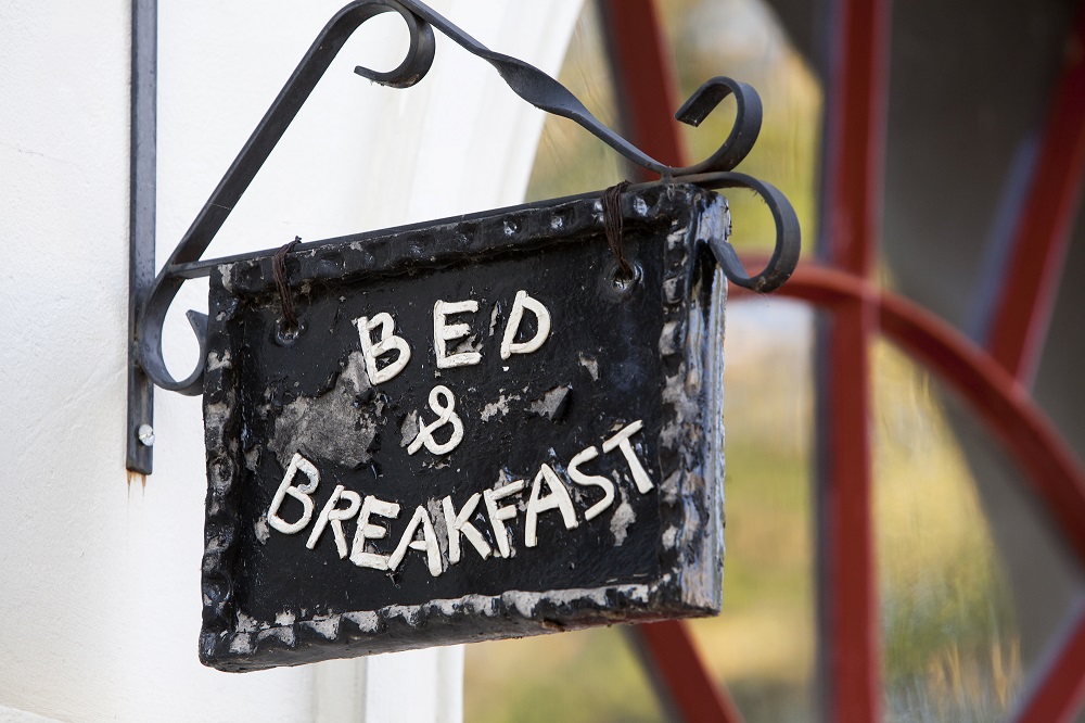 B&B sign